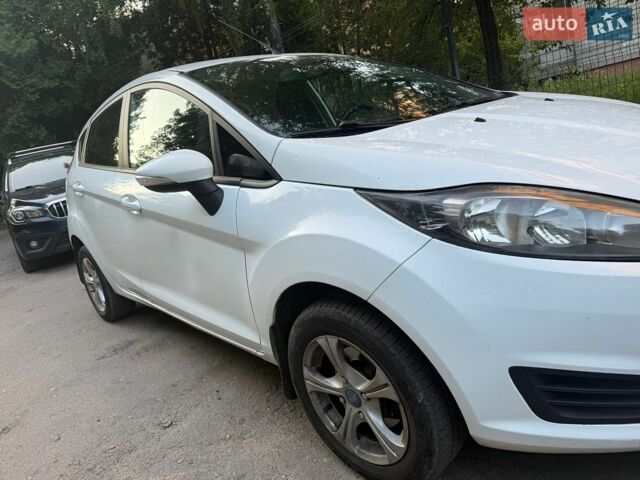 Білий Форд Фієста, об'ємом двигуна 1.24 л та пробігом 305 тис. км за 4300 $, фото 10 на Automoto.ua