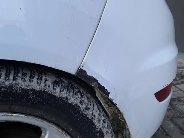 Білий Форд Фієста, об'ємом двигуна 1.4 л та пробігом 198 тис. км за 4499 $, фото 10 на Automoto.ua