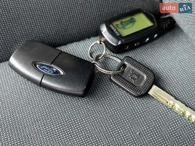 Білий Форд Фієста, об'ємом двигуна 1.25 л та пробігом 53 тис. км за 6400 $, фото 126 на Automoto.ua