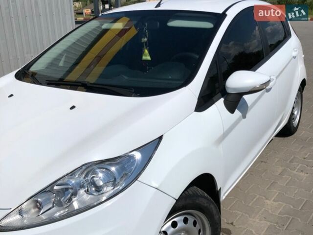 Белый Форд Фиеста, объемом двигателя 1.3 л и пробегом 175 тыс. км за 6500 $, фото 8 на Automoto.ua