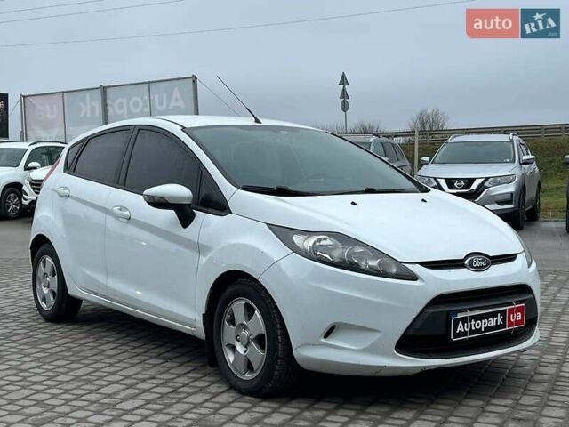 Білий Форд Фієста, об'ємом двигуна 1.2 л та пробігом 140 тис. км за 6990 $, фото 11 на Automoto.ua