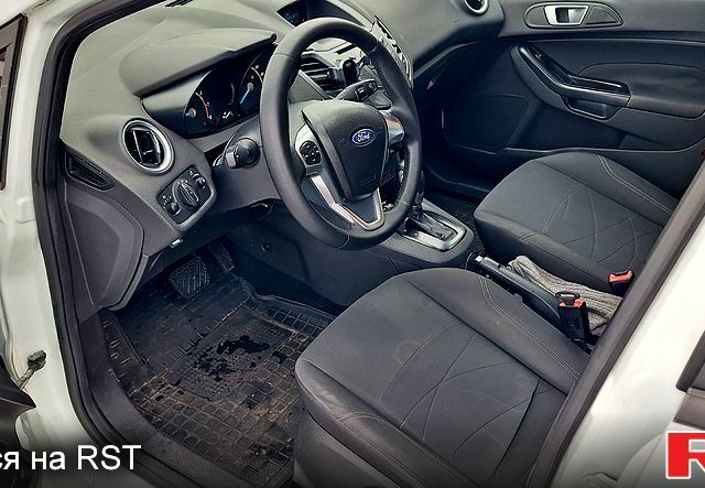 Белый Форд Фиеста, объемом двигателя 1.6 л и пробегом 178 тыс. км за 6800 $, фото 4 на Automoto.ua