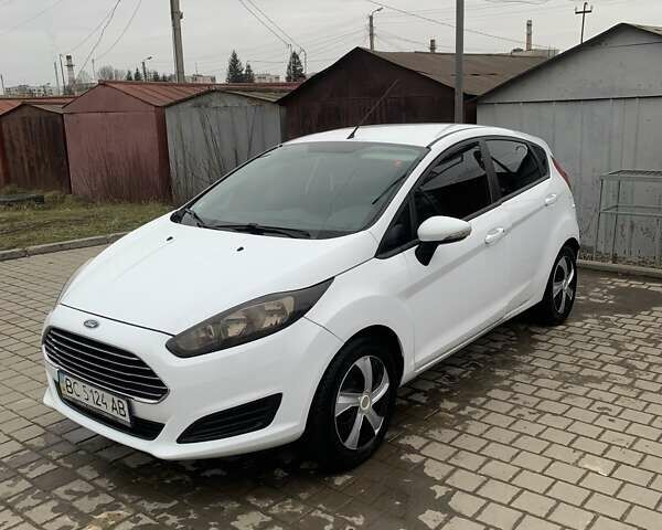 Белый Форд Фиеста, объемом двигателя 1.24 л и пробегом 157 тыс. км за 7500 $, фото 5 на Automoto.ua