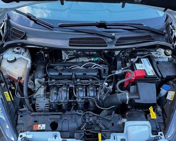 Білий Форд Фієста, об'ємом двигуна 1.4 л та пробігом 120 тис. км за 6700 $, фото 7 на Automoto.ua