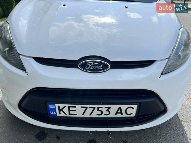 Білий Форд Фієста, об'ємом двигуна 1.25 л та пробігом 192 тис. км за 5200 $, фото 7 на Automoto.ua
