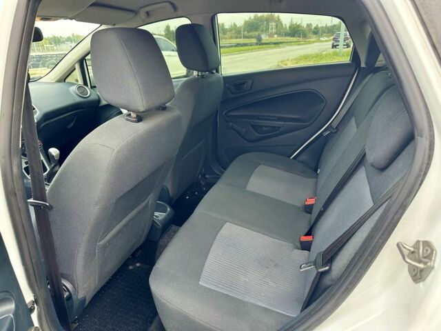 Белый Форд Фиеста, объемом двигателя 1.2 л и пробегом 140 тыс. км за 6300 $, фото 6 на Automoto.ua