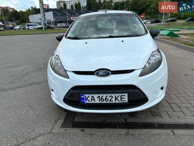 Белый Форд Фиеста, объемом двигателя 1.24 л и пробегом 182 тыс. км за 3700 $, фото 16 на Automoto.ua