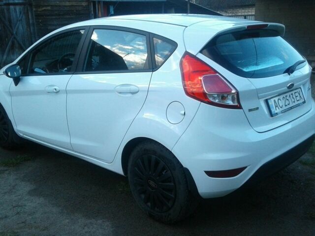 Белый Форд Фиеста, объемом двигателя 1 л и пробегом 189 тыс. км за 5100 $, фото 4 на Automoto.ua