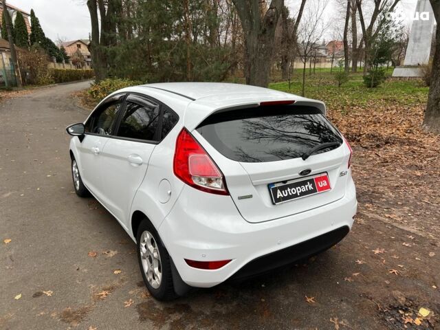 Белый Форд Фиеста, объемом двигателя 1 л и пробегом 151 тыс. км за 6940 $, фото 6 на Automoto.ua