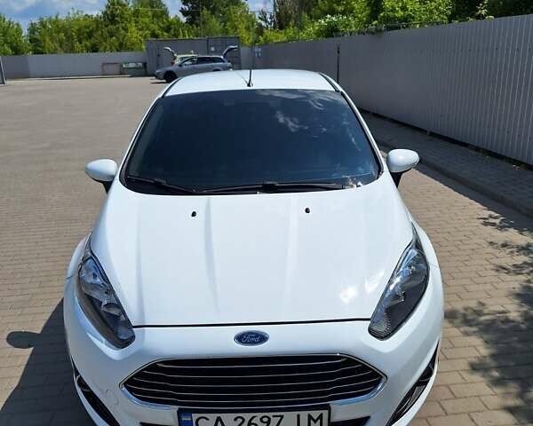 Белый Форд Фиеста, объемом двигателя 1.6 л и пробегом 85 тыс. км за 8100 $, фото 6 на Automoto.ua