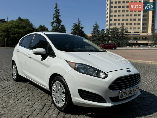 Білий Форд Фієста, об'ємом двигуна 1.6 л та пробігом 148 тис. км за 7700 $, фото 6 на Automoto.ua