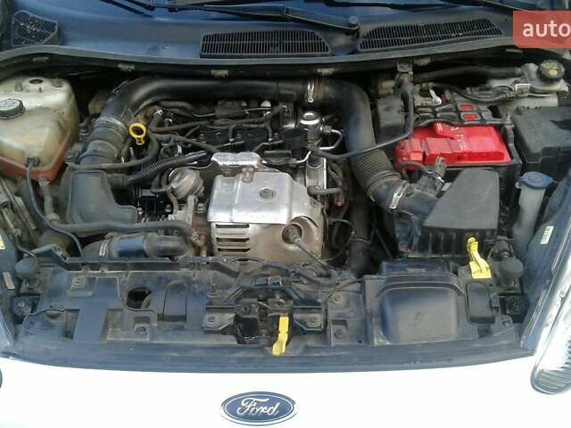 Білий Форд Фієста, об'ємом двигуна 1 л та пробігом 189 тис. км за 5250 $, фото 15 на Automoto.ua