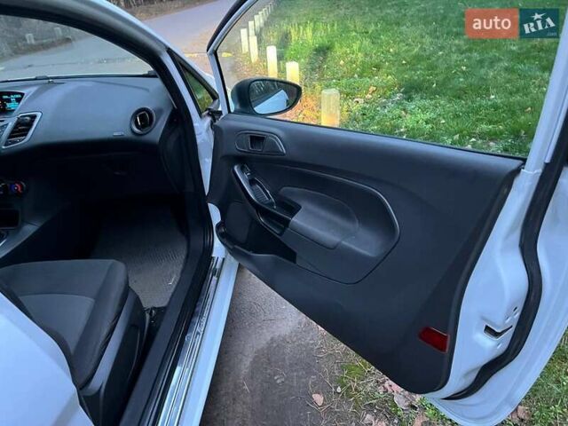 Білий Форд Фієста, об'ємом двигуна 1.5 л та пробігом 249 тис. км за 6500 $, фото 21 на Automoto.ua