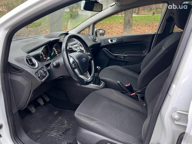 Белый Форд Фиеста, объемом двигателя 1 л и пробегом 151 тыс. км за 6940 $, фото 9 на Automoto.ua