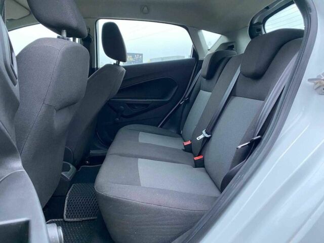 Белый Форд Фиеста, объемом двигателя 1 л и пробегом 200 тыс. км за 4500 $, фото 16 на Automoto.ua