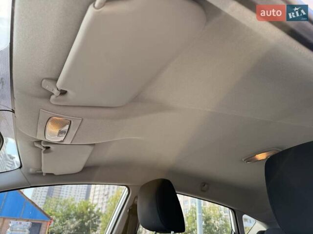 Білий Форд Фієста, об'ємом двигуна 1.5 л та пробігом 110 тис. км за 8500 $, фото 82 на Automoto.ua