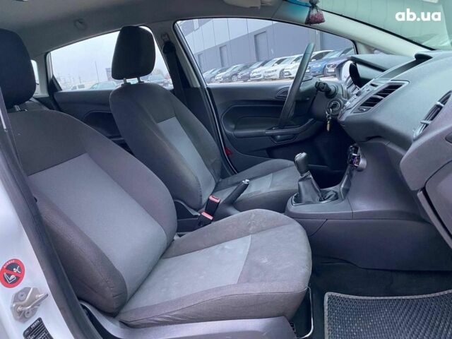 Белый Форд Фиеста, объемом двигателя 1 л и пробегом 200 тыс. км за 4500 $, фото 23 на Automoto.ua