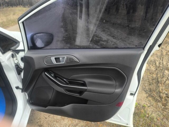 Білий Форд Фієста, об'ємом двигуна 1.5 л та пробігом 190 тис. км за 7625 $, фото 11 на Automoto.ua