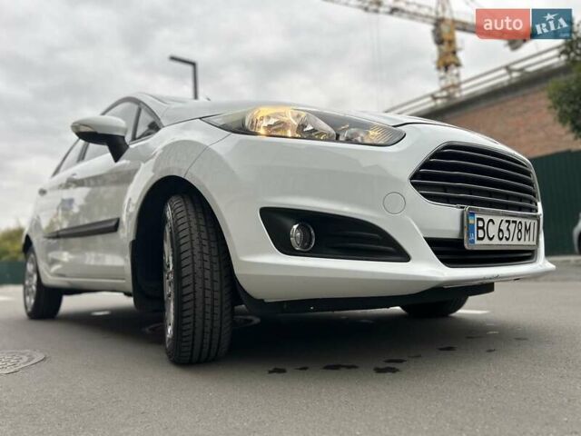 Белый Форд Фиеста, объемом двигателя 1 л и пробегом 133 тыс. км за 7000 $, фото 12 на Automoto.ua
