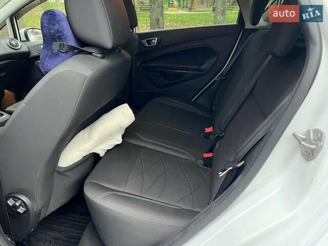 Белый Форд Фиеста, объемом двигателя 1 л и пробегом 151 тыс. км за 6940 $, фото 18 на Automoto.ua