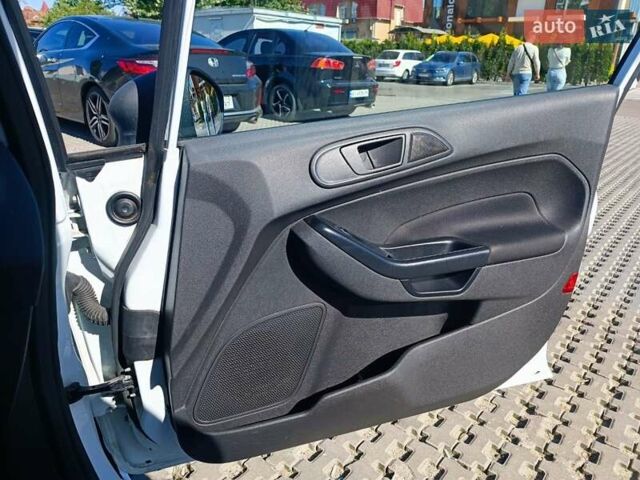 Белый Форд Фиеста, объемом двигателя 1 л и пробегом 69 тыс. км за 7100 $, фото 14 на Automoto.ua