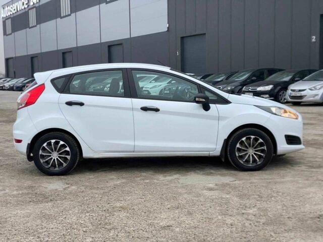 Белый Форд Фиеста, объемом двигателя 1 л и пробегом 200 тыс. км за 4500 $, фото 5 на Automoto.ua