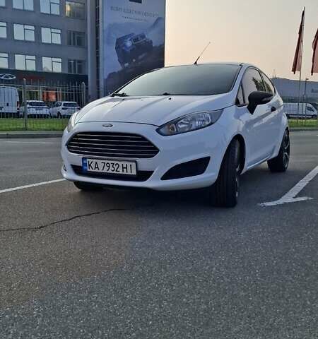 Белый Форд Фиеста, объемом двигателя 1.24 л и пробегом 150 тыс. км за 6000 $, фото 31 на Automoto.ua