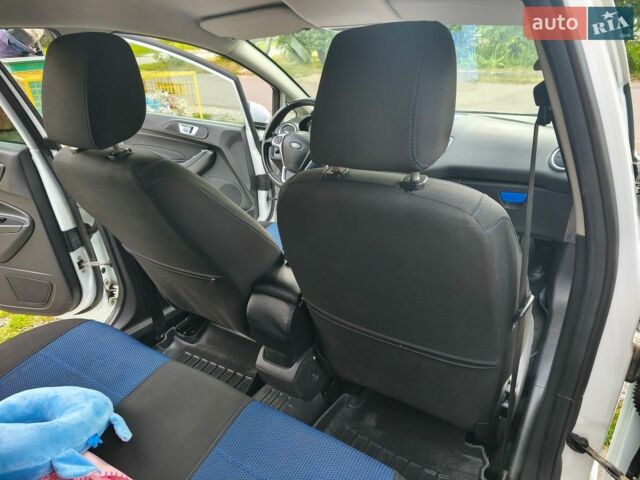 Білий Форд Фієста, об'ємом двигуна 1.5 л та пробігом 129 тис. км за 6500 $, фото 49 на Automoto.ua