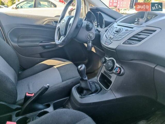 Белый Форд Фиеста, объемом двигателя 1 л и пробегом 69 тыс. км за 7100 $, фото 12 на Automoto.ua