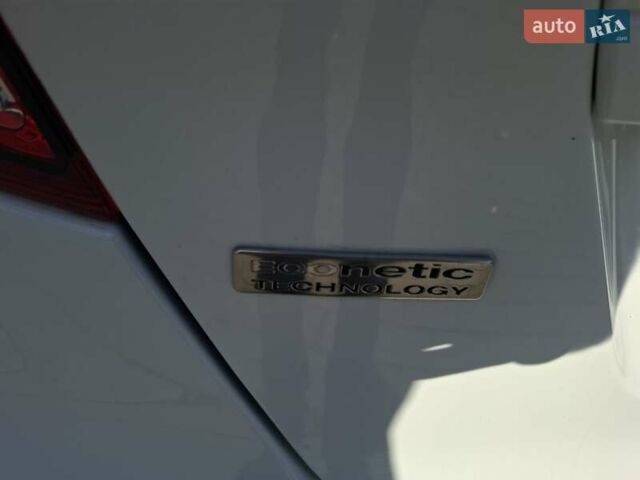 Белый Форд Фиеста, объемом двигателя 1.5 л и пробегом 218 тыс. км за 6999 $, фото 18 на Automoto.ua