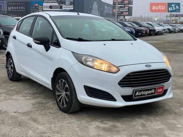 Белый Форд Фиеста, объемом двигателя 1 л и пробегом 200 тыс. км за 4500 $, фото 7 на Automoto.ua