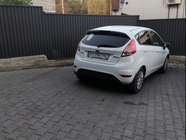 Білий Форд Фієста, об'ємом двигуна 1 л та пробігом 95 тис. км за 6500 $, фото 3 на Automoto.ua