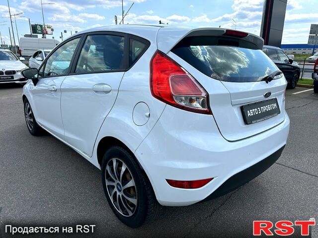 Белый Форд Фиеста, объемом двигателя 1.2 л и пробегом 187 тыс. км за 5700 $, фото 3 на Automoto.ua