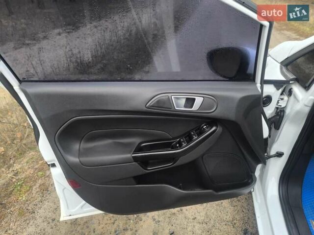 Білий Форд Фієста, об'ємом двигуна 1.5 л та пробігом 190 тис. км за 7500 $, фото 15 на Automoto.ua