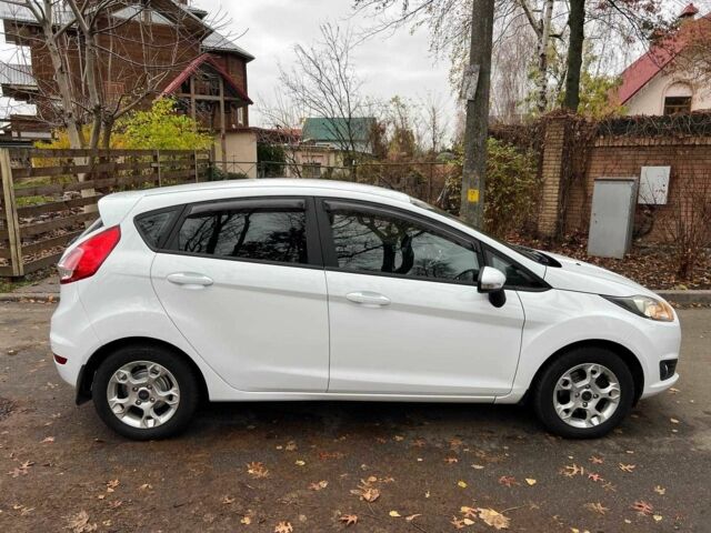 Белый Форд Фиеста, объемом двигателя 1 л и пробегом 151 тыс. км за 6940 $, фото 3 на Automoto.ua