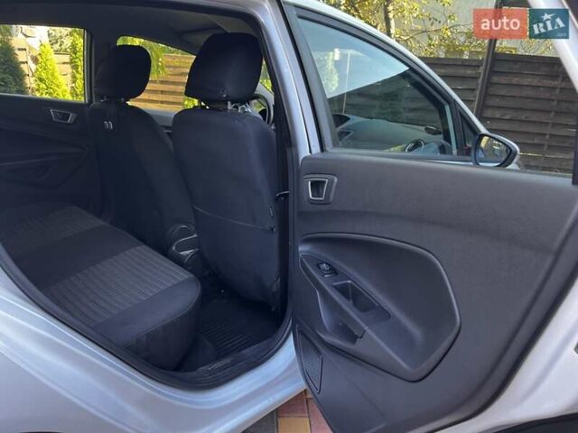 Белый Форд Фиеста, объемом двигателя 1.5 л и пробегом 101 тыс. км за 10000 $, фото 8 на Automoto.ua