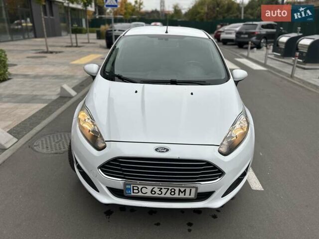 Белый Форд Фиеста, объемом двигателя 1 л и пробегом 133 тыс. км за 7000 $, фото 1 на Automoto.ua