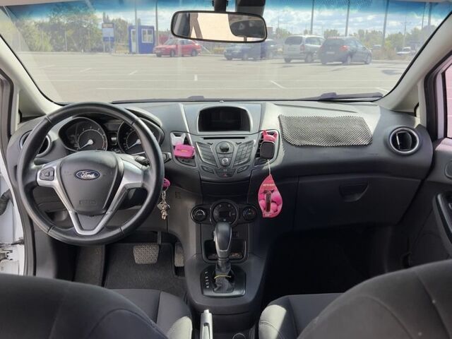 Белый Форд Фиеста, объемом двигателя 1 л и пробегом 104 тыс. км за 5600 $, фото 5 на Automoto.ua