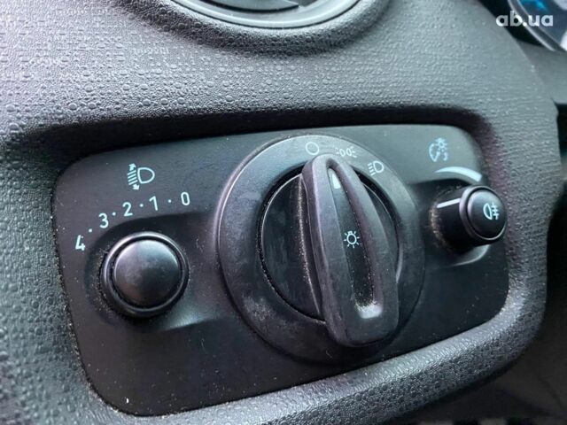 Белый Форд Фиеста, объемом двигателя 1 л и пробегом 200 тыс. км за 4500 $, фото 12 на Automoto.ua