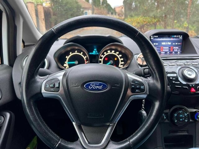 Белый Форд Фиеста, объемом двигателя 1 л и пробегом 151 тыс. км за 6940 $, фото 10 на Automoto.ua