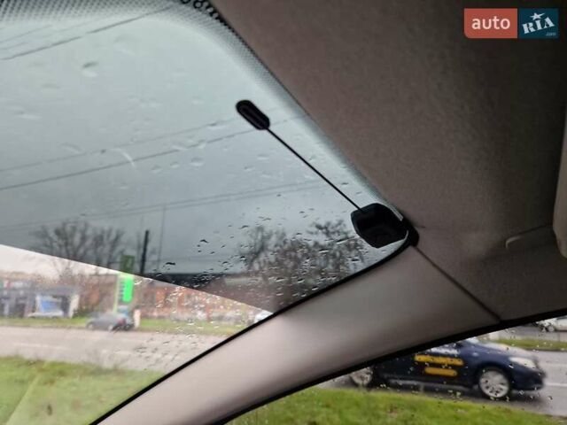 Белый Форд Фиеста, объемом двигателя 1.5 л и пробегом 140 тыс. км за 7000 $, фото 17 на Automoto.ua