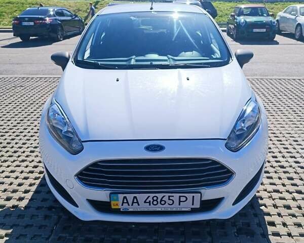 Белый Форд Фиеста, объемом двигателя 1 л и пробегом 69 тыс. км за 7100 $, фото 1 на Automoto.ua