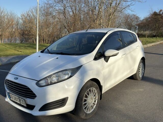 Белый Форд Фиеста, объемом двигателя 1.5 л и пробегом 218 тыс. км за 6500 $, фото 2 на Automoto.ua