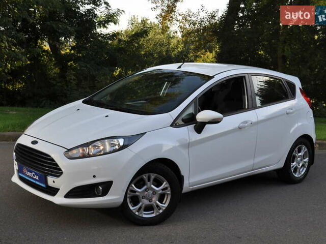 Белый Форд Фиеста, объемом двигателя 1.6 л и пробегом 124 тыс. км за 8500 $, фото 1 на Automoto.ua