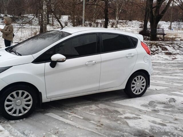 Белый Форд Фиеста, объемом двигателя 0 л и пробегом 93 тыс. км за 6500 $, фото 1 на Automoto.ua