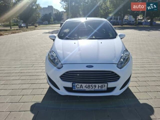 Белый Форд Фиеста, объемом двигателя 1.5 л и пробегом 218 тыс. км за 6999 $, фото 7 на Automoto.ua