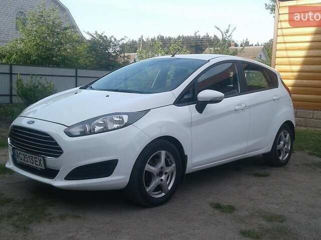 Білий Форд Фієста, об'ємом двигуна 1 л та пробігом 189 тис. км за 5250 $, фото 2 на Automoto.ua