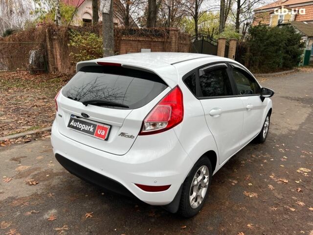 Белый Форд Фиеста, объемом двигателя 1 л и пробегом 151 тыс. км за 6940 $, фото 4 на Automoto.ua
