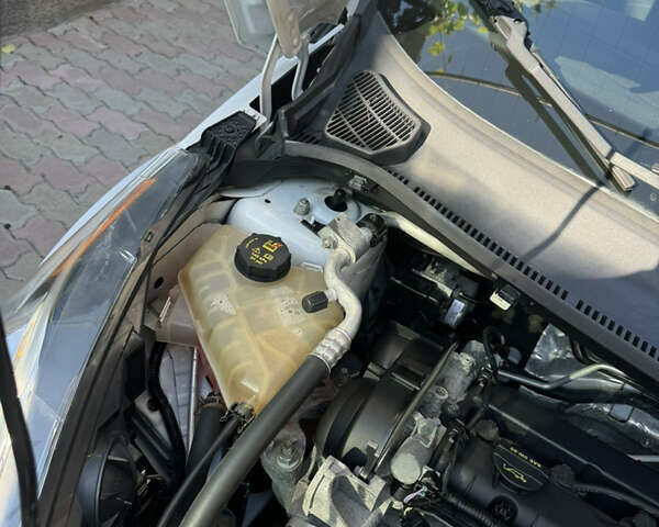Білий Форд Фієста, об'ємом двигуна 1.6 л та пробігом 148 тис. км за 7700 $, фото 29 на Automoto.ua