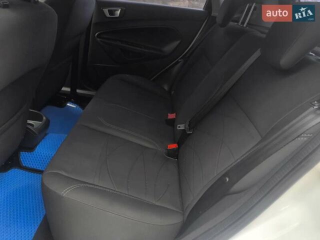 Білий Форд Фієста, об'ємом двигуна 1.5 л та пробігом 190 тис. км за 7500 $, фото 18 на Automoto.ua